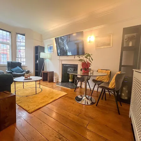 Old Elegant 2-Bedroom Apartment On Marylebone High Street London Exterior photo